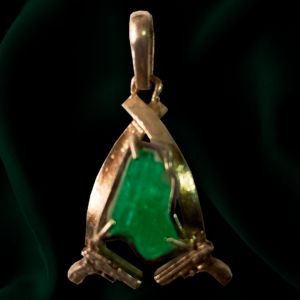 Dije artesanal de oro